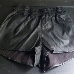 H&m vegan leather mini shorts size 2 black